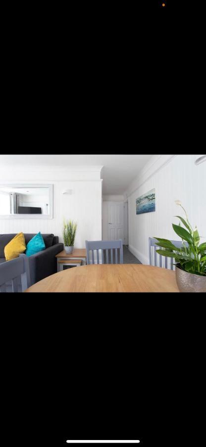 Driftwood Luxury Apartment Lyme Regis Esterno foto